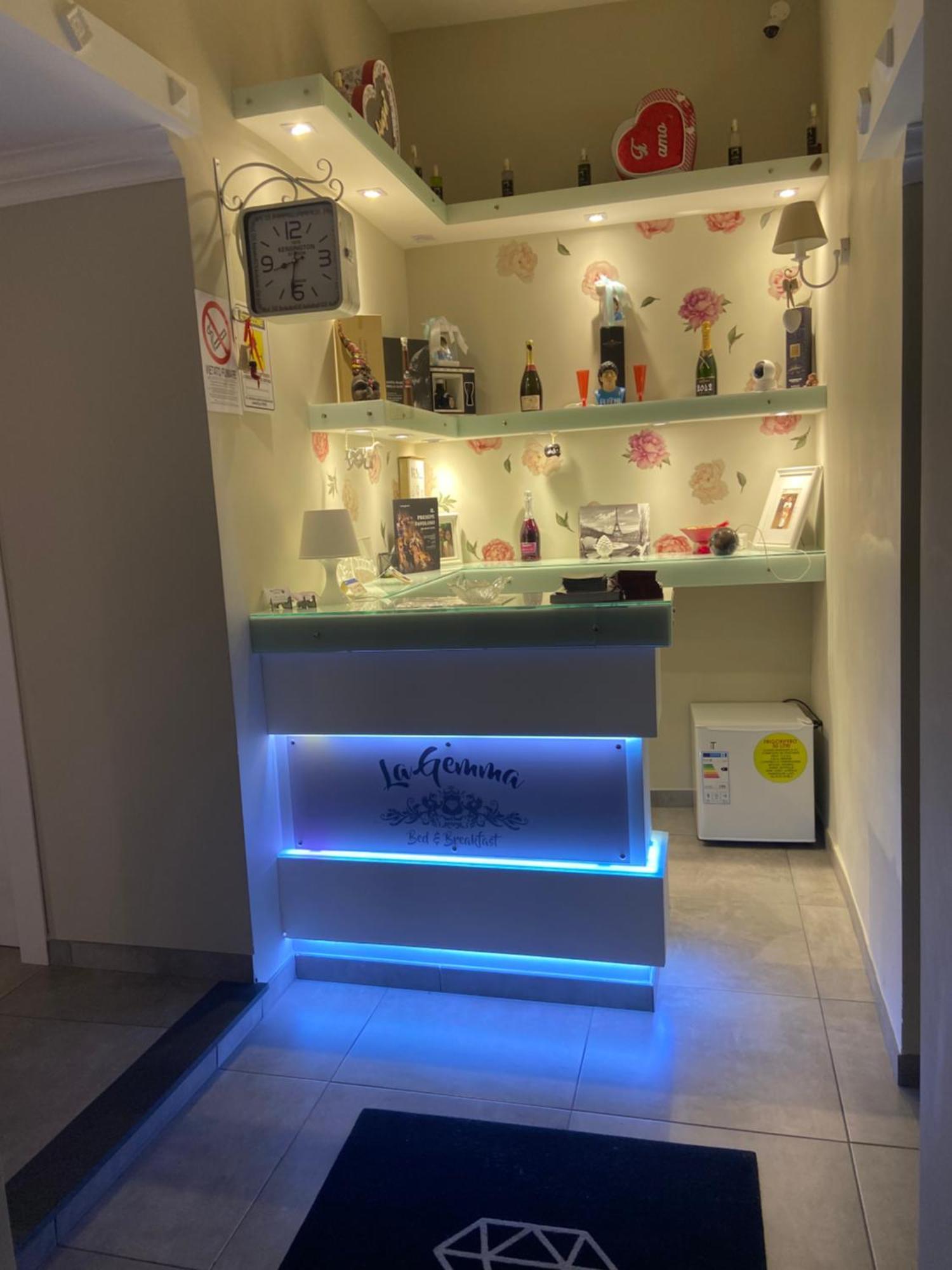 Beb La Gemma Acomodação com café da manhã Nápoles Exterior foto