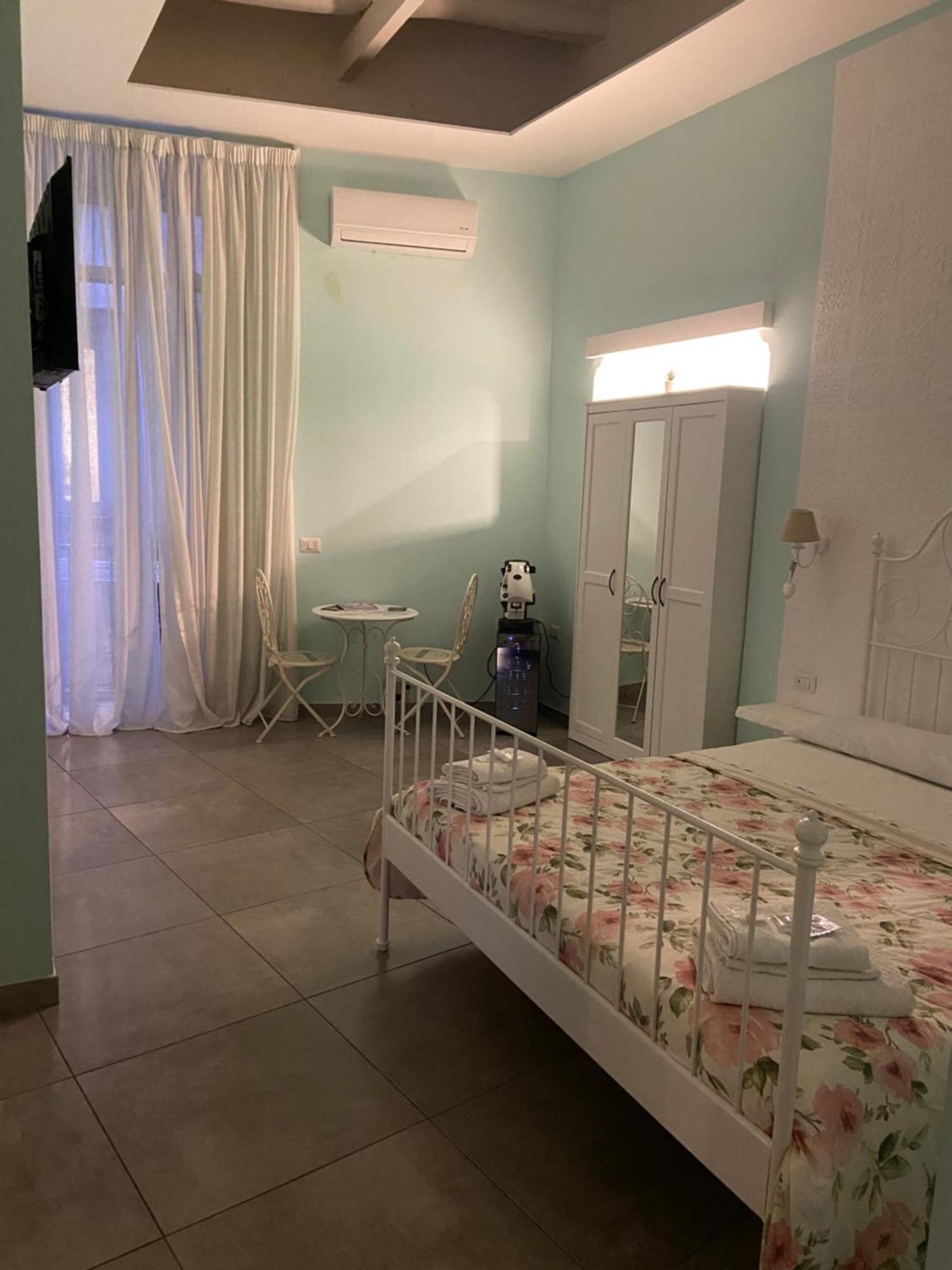 Beb La Gemma Acomodação com café da manhã Nápoles Exterior foto