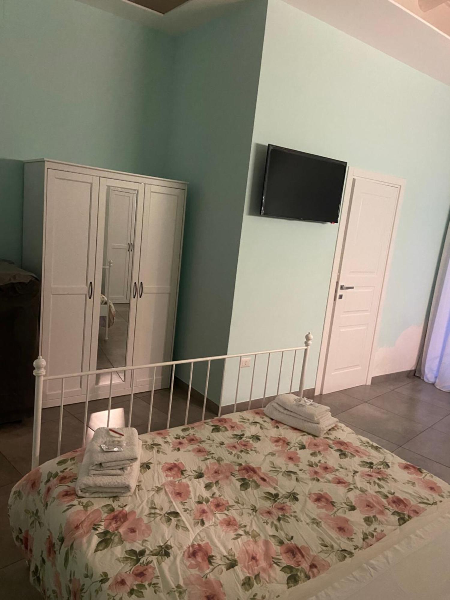 Beb La Gemma Acomodação com café da manhã Nápoles Exterior foto